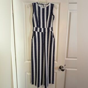 Boohoo Navy and White Patterned Top